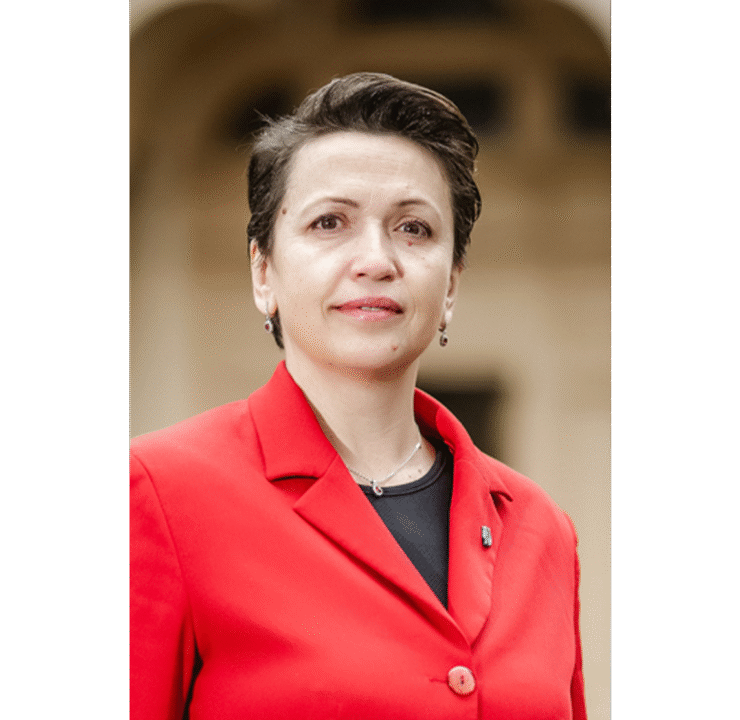 Căciulă Laura Elena